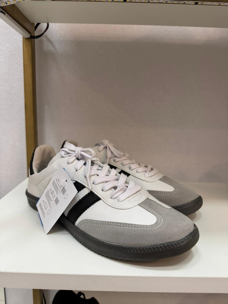 Zapatillas Adidas Samba blanco franja negra