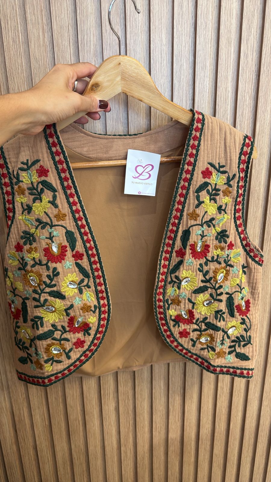 chaleco bordado