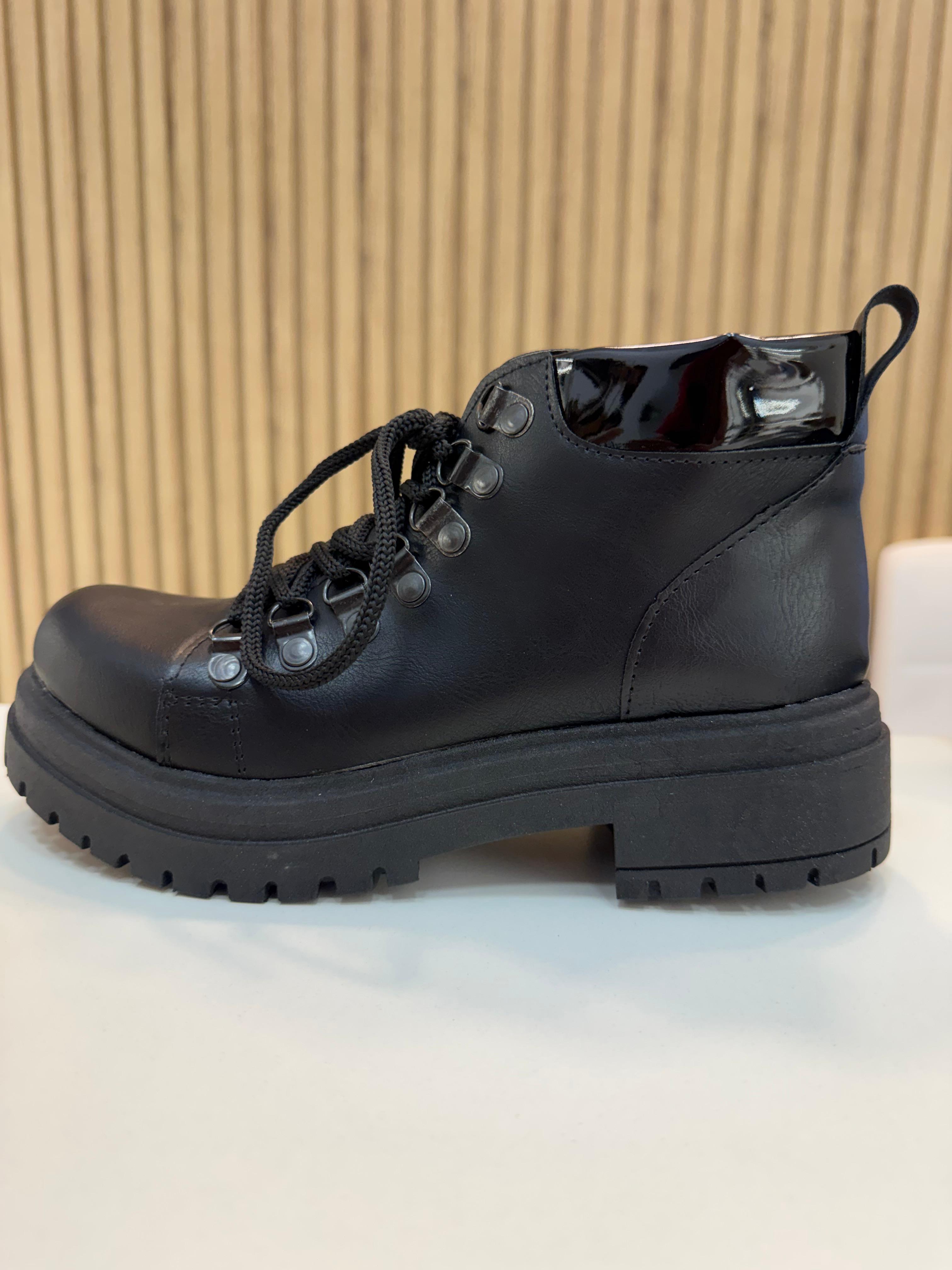 Akia - Borcegos ART 108