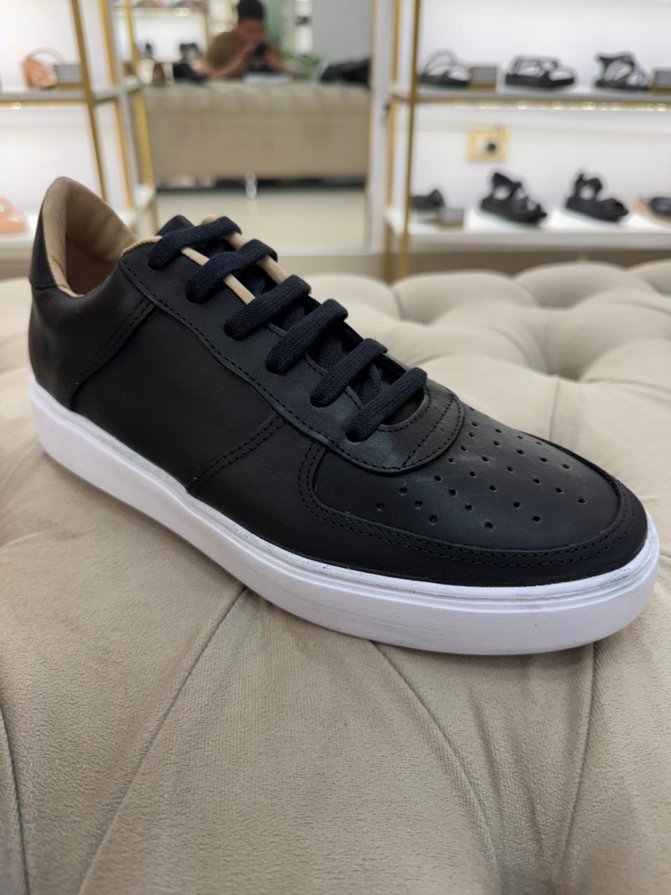 Juliani - Liam 01 negro